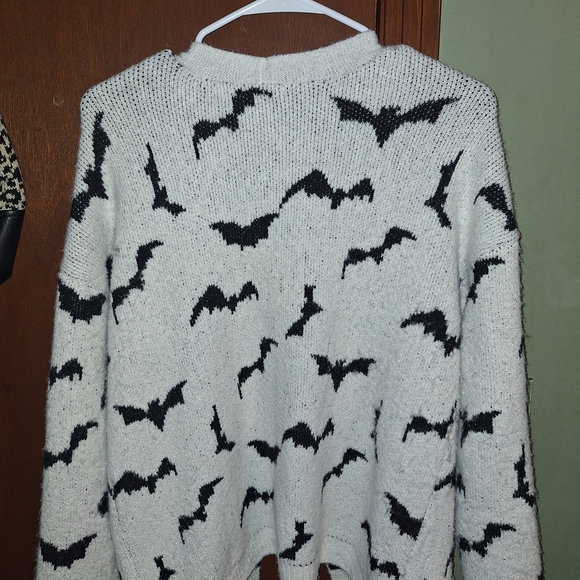 Maurices Black and White Bat Cardigan - Picture 6 of 7